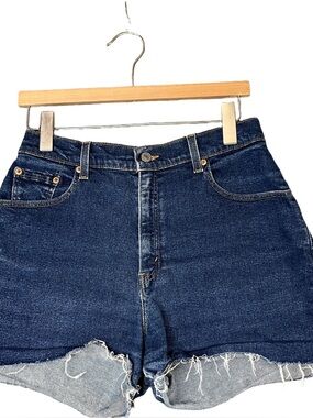 Vintage Levi’s 550 High Rise Jean Shorts Dark Wash 28 W 3” L inseam Minimalist